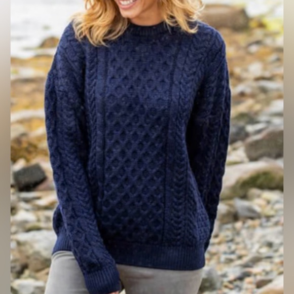 The Irish Store-100% Merino wool navy blue cable knit fisherman pull over.Size S - Picture 3 of 9